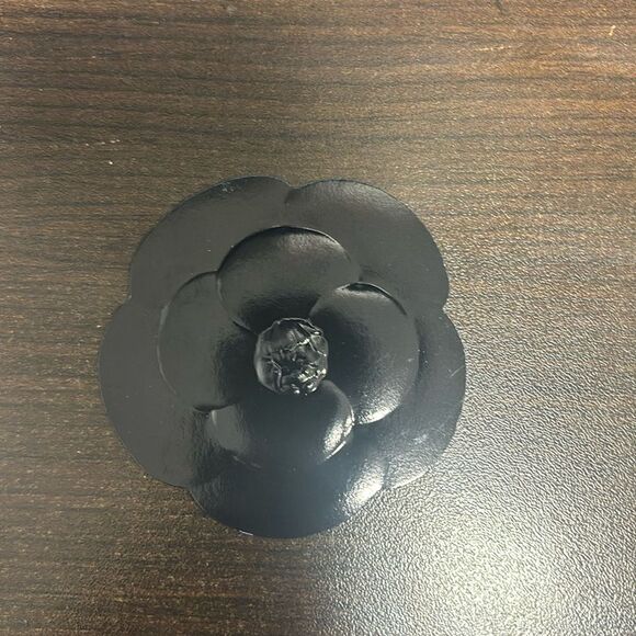 Chanel Camellia Sticker Black - Picture 1 of 2